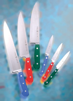 <b>Los Gemelos J. A. Henckels España, S.A.,</b> presenta la serie de cuchillos para los profesionales.